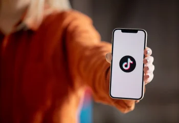 84% dos vídeos de marcas apresentam baixo desempenho no TikTok