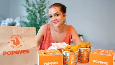 Frango-frito-para-clientes-com-altura-menor-que-155m-Entenda-a-nova-campanha-da-Popeyes