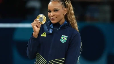 Rebeca Andrade é medalha de ouro no solo nas Olimpíadas de Paris - Foto: Ricardo Bufolin/CBG